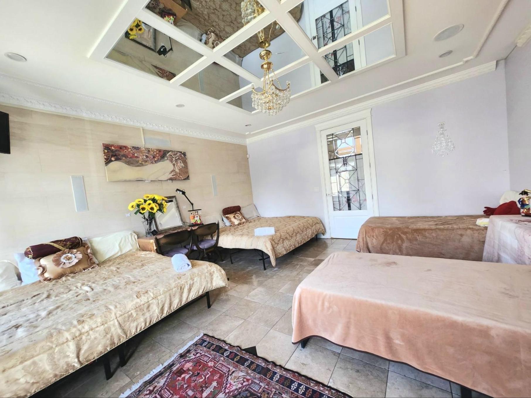 סארי Empress Palace Hotel מראה חיצוני תמונה